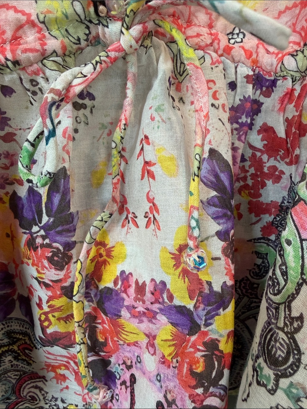NATURAL LIFE Floral V-Neck Crop Top in Pink, Yellow, Green, Purple, Black - Picture 4 of 8
